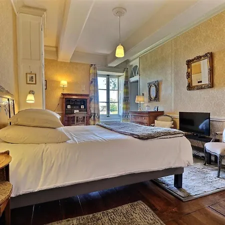 Chateau Du Golf De La Freslonniere Bed & Breakfast